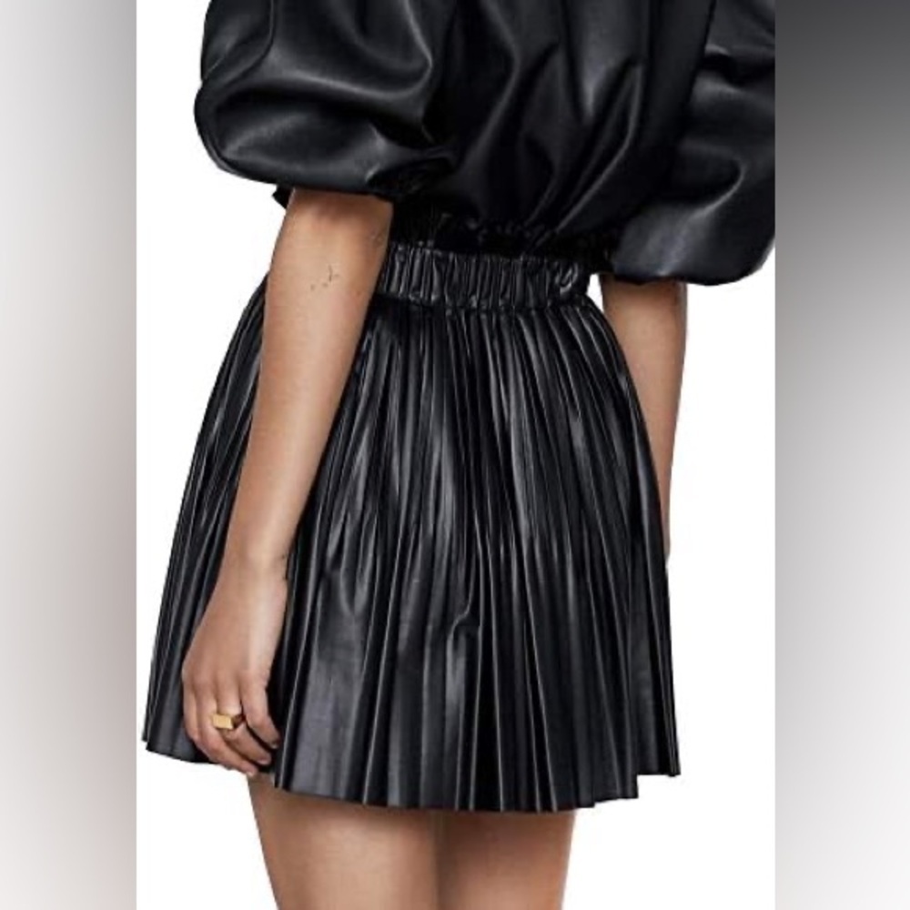 ZARA black pleated pull on skirt medium shorts underneath - Picture 9 of 9